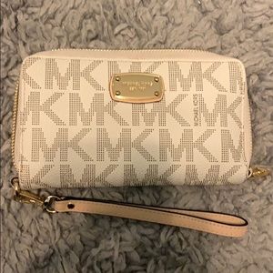 Michel Kors wristlet
